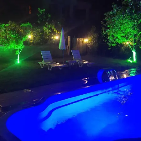 Ortaca'da, Tatil Noktalarina Oldukca Yakin Bahceli Ve Havuzlu Mustakil Ev Ortaca (Mugla)
