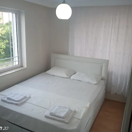 Casa de Férias Ortaca'da, Tatil Noktalarina Oldukca Yakin Bahceli Ve Havuzlu Mustakil Ev *