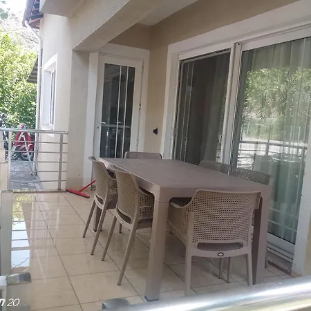 Ortaca'da, Tatil Noktalarina Oldukca Yakin Bahceli Ve Havuzlu Mustakil Ev Ortaca (Mugla)