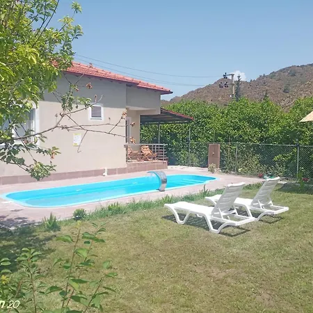 Holiday home Ortaca'da, Tatil Noktalarina Oldukca Yakin Bahceli Ve Havuzlu Mustakil Ev Ortaca (Mugla)